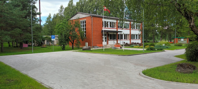 Labiekārtots gājēju celiņš un stāvlaukums pie Matkules pagasta pārvaldes ēkas Labiekārtots gājēju celiņš un stāvlaukums pie Matkules pagasta pārvaldes ēkas