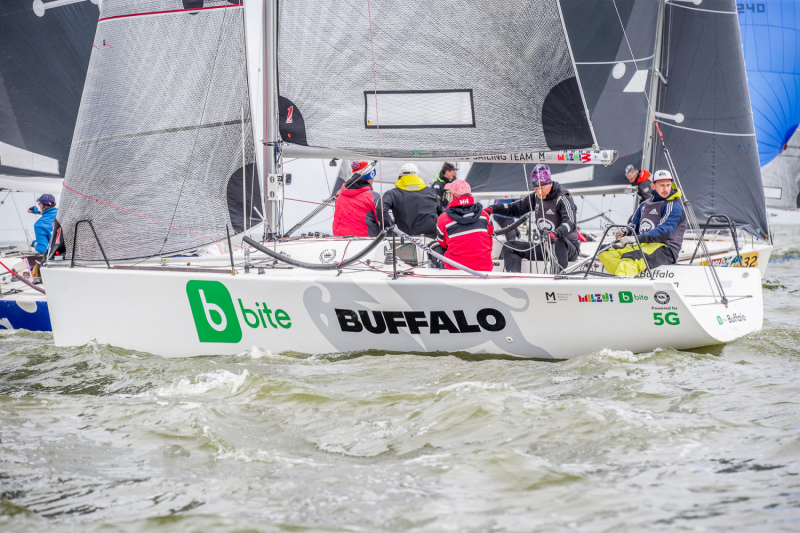 Pasaules čempionātā sporta burāšanā PLATU 25 klasē "BITE Buffalo Sailing Team" izcīna 17.vietu