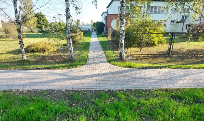 Zantē gar bērnudārzu pabeigti gājēju ietves izbūves darbi Zantē gar bērnudārzu pabeigti gājēju ietves izbūves darbi