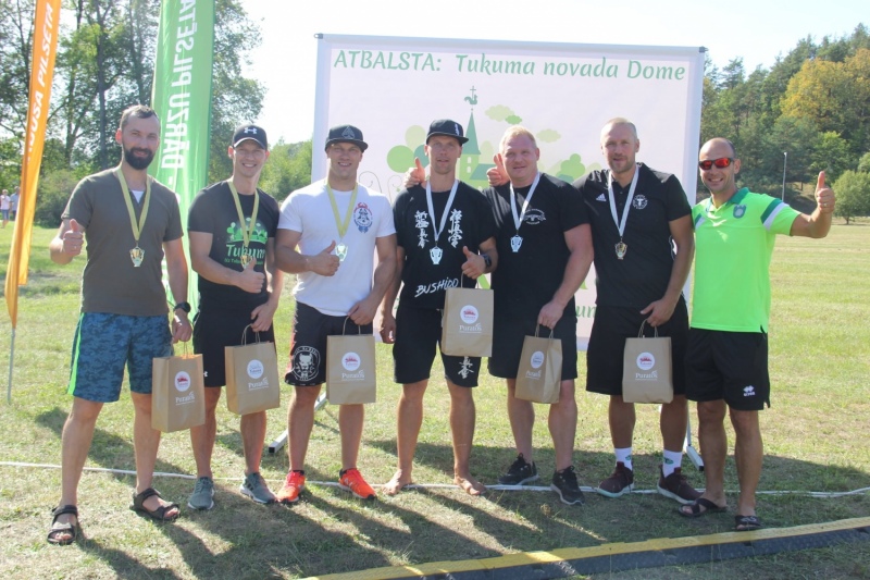 Tukumā lieliskos laikapstākļos aizvadīta Sporta un veselības diena