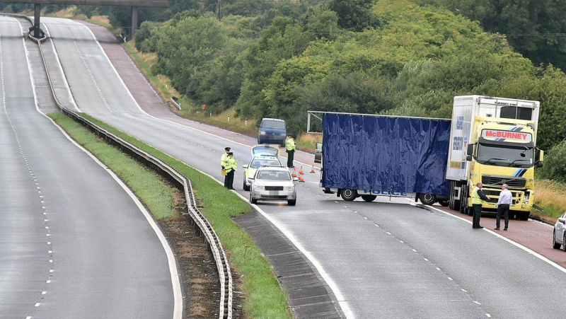 Tumes pagastā notikusi sadursme starp "Saab" vieglo automašīnu un kravas transportlīdzekli "MAN" Tumes pagastā notikusi sadursme starp "Saab" vieglo automašīnu un kravas transportlīdzekli "MAN"