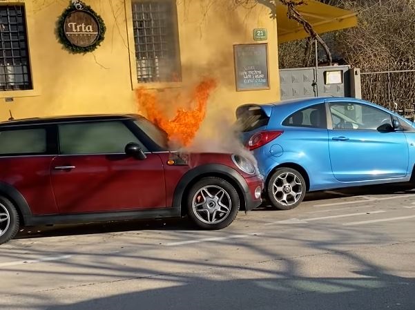 Neizvēloties drošu braukšanas ātrumu Slampē „Ford Mondeo” ietriecās priekšā braucošai automašīnai „Mini Coopers”