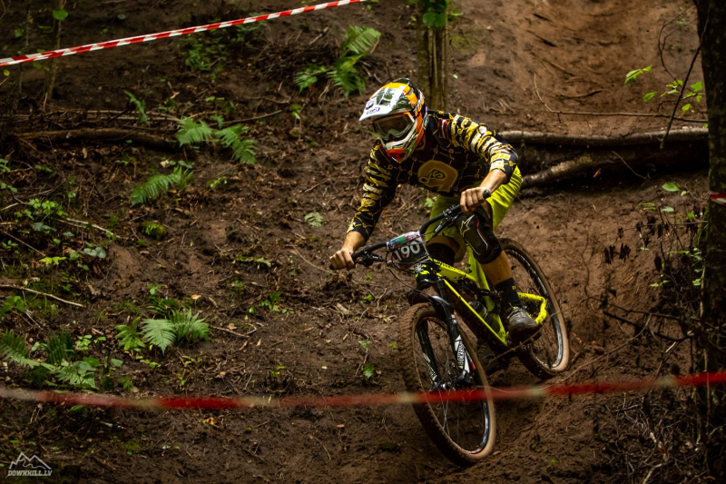 Agris Brīvers uzvar Latvijas čempionātā Downhill riteņbraukšanā