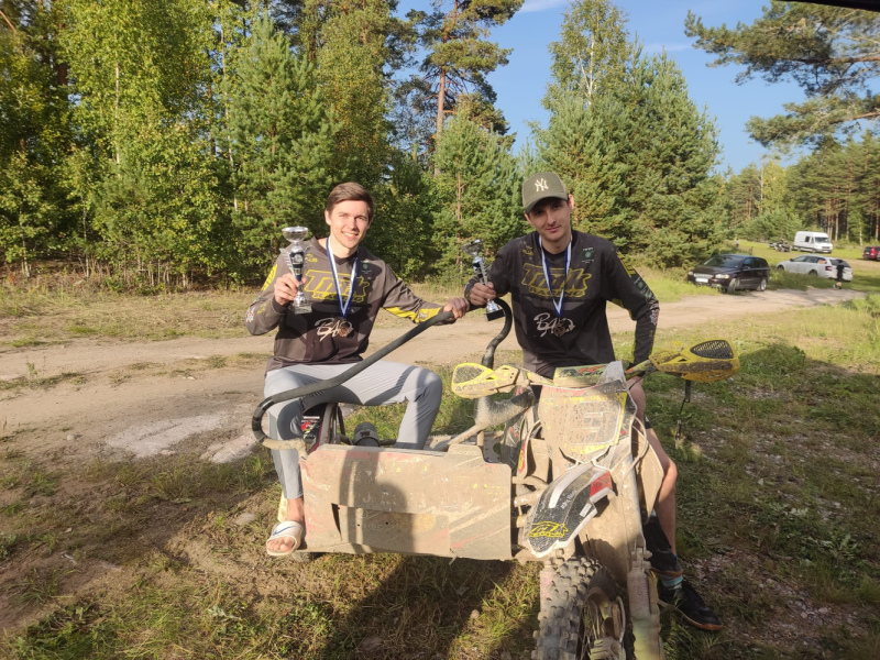 Blakusvāģu ekipāža Auniņš/Aleksejevs Somijā izcīna 3. vietu Blakusvāģu ekipāža Auniņš/Aleksejevs Somijā izcīna 3. vietu
