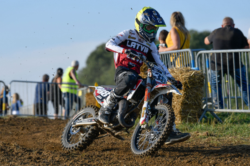 Latvijas junioru motokrosa izlase, kuru pārstāv arī Kokins, Beļģijā izcīna 3. vietu Latvijas junioru motokrosa izlase, kuru pārstāv arī Kokins, Beļģijā izcīna 3. vietu