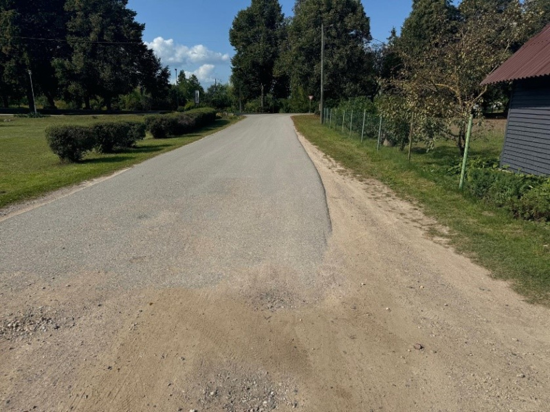 Divas dienas notiks ceļa asfaltēšanas darbi Abavas ielā, Pūrē Divas dienas notiks ceļa asfaltēšanas darbi Abavas ielā, Pūrē