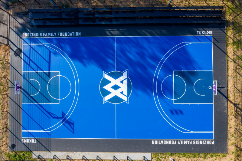 Ekspluatācijā nodots Porziņģa vārdā nosauktais āra basketbola laukums Tukumā Ekspluatācijā nodots Porziņģa vārdā nosauktais āra basketbola laukums Tukumā