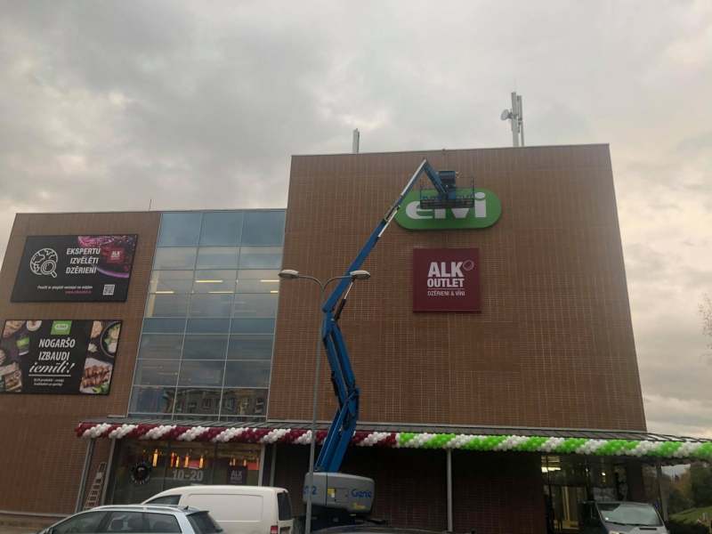 Tukumā Meža ielā atklāts "Elvi" veikals Tukumā Meža ielā atklāts "Elvi" veikals