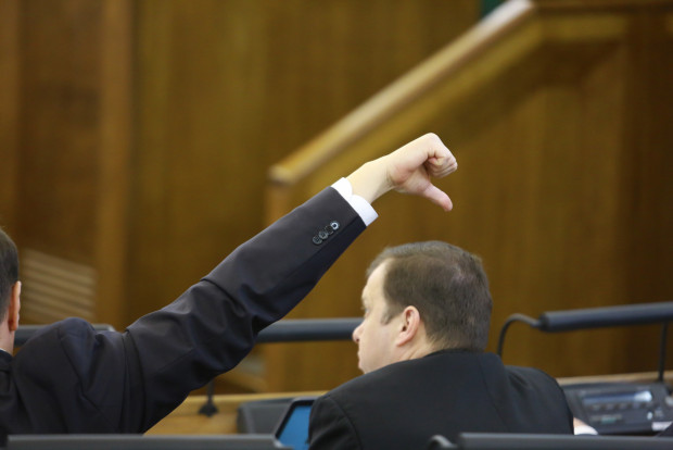 Saeima noraida ieceri samazināt PVN likmi elektroenerģijai un gāzei Saeima noraida ieceri samazināt PVN likmi elektroenerģijai un gāzei