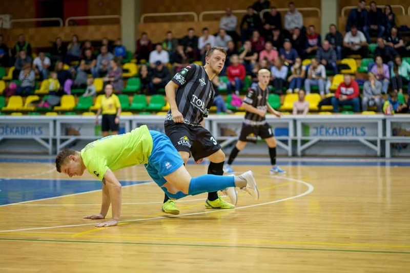 FK “Tukums 2000” Latvijas virslīgā telpu futbolā debitē ar zaudējumu FK “Tukums 2000” Latvijas virslīgā telpu futbolā debitē ar zaudējumu