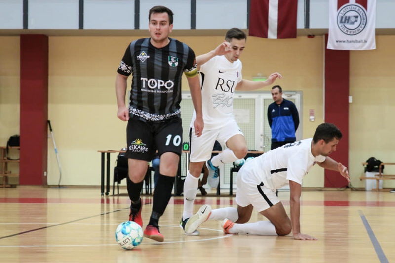 FK “Tukums 2000” telpu futbolisti līdzvērtīgā cīņā piekāpjas FK “RSU/BAO-Dobele” FK “Tukums 2000” telpu futbolisti līdzvērtīgā cīņā piekāpjas FK “RSU/BAO-Dobele”