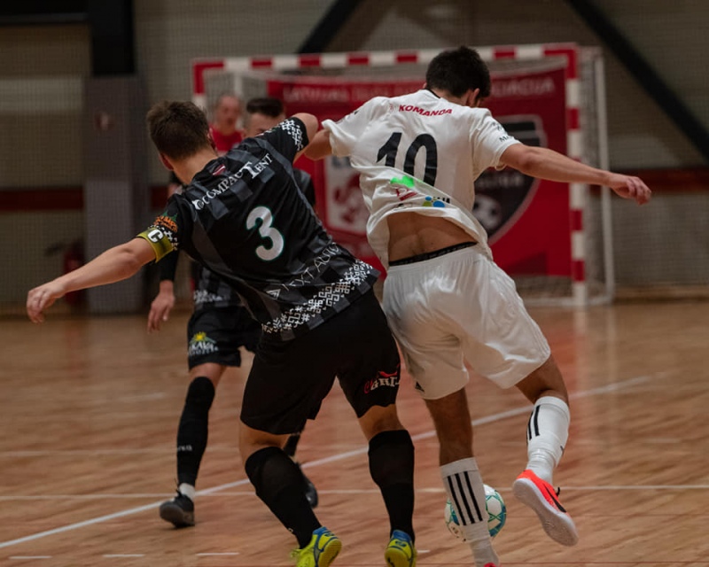 FK “Tukums 2000” telpu futbolisti Virslīgā izcīna pirmo uzvaru FK “Tukums 2000” telpu futbolisti Virslīgā izcīna pirmo uzvaru