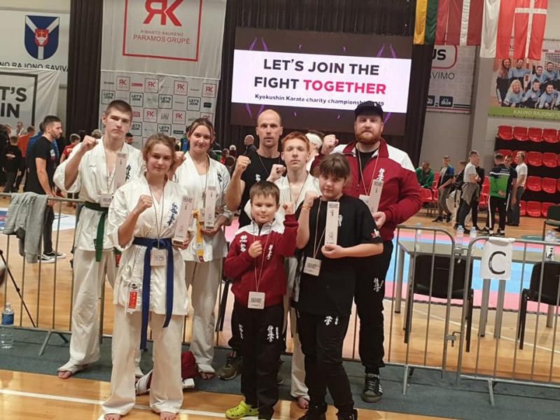 Tukuma karatisti no Lietuvas pārved Kauņas čempionāta sudraba un bronzas medaļas Tukuma karatisti no Lietuvas pārved Kauņas čempionāta sudraba un bronzas medaļas