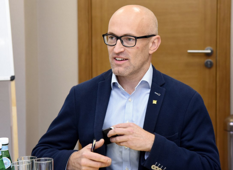 Pavļutam prasa skaidrot, kur tika iztērēti Covid-19 gultu izveidei paredzētie miljoni