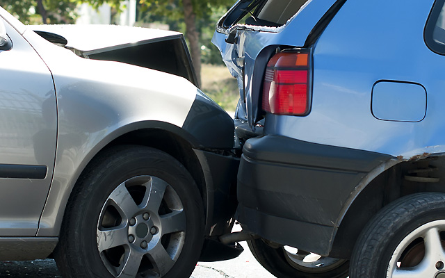 Vīrietis vadot „Nissan Qashqai” atpakaļgaitā ietriecies stāvošajā "Audi A6" Vīrietis vadot „Nissan Qashqai” atpakaļgaitā ietriecies stāvošajā "Audi A6"