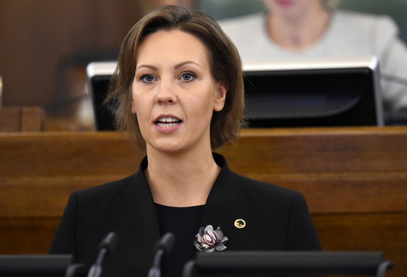 Skolēniem brīvlaiku pagarinās par vienu nedēļu, novembrī mācības klātienē atsāks 1.-3.klašu skolēni, pārējie mācīsies attālināti