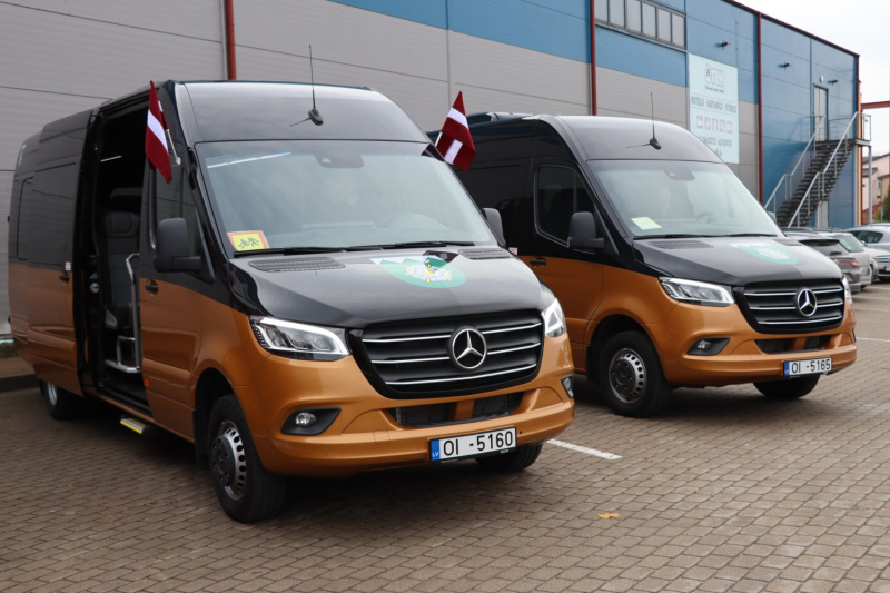 Skolēnus turpmāk pārvadās divi jauni autobusi Skolēnus turpmāk pārvadās divi jauni autobusi