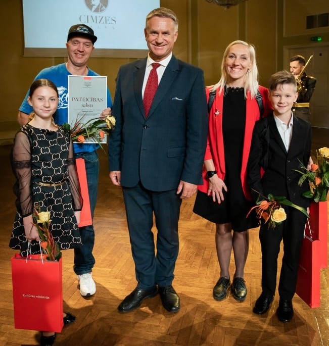 Tukuma deju skolas “Demo” audzēkņi un viņu treneri saņēmuši Kultūras ministrijas apbalvojumus