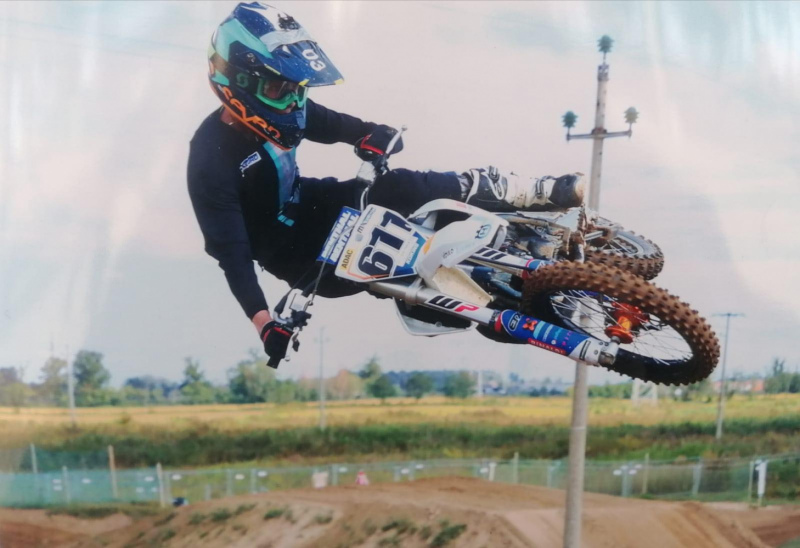 Kokins tehnikas problēmu dēļ Latvijas kausa motokrosā 5. posmā nesasniedz goda pjedestālu Kokins tehnikas problēmu dēļ Latvijas kausa motokrosā 5. posmā nesasniedz goda pjedestālu