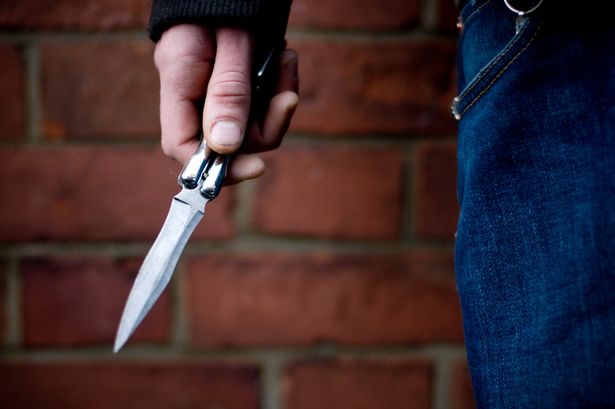 Tukumā nāvējoši sadur vīrieti; aizdomās turētā persona apcietināta Tukumā nāvējoši sadur vīrieti; aizdomās turētā persona apcietināta