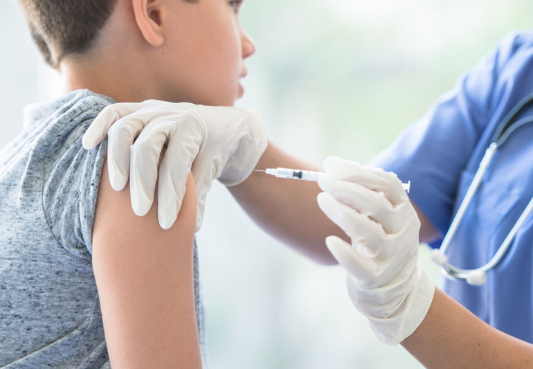 Bērnu vakcinācija no 5 gadu vecuma drīz būs valdības dienaskārtībā