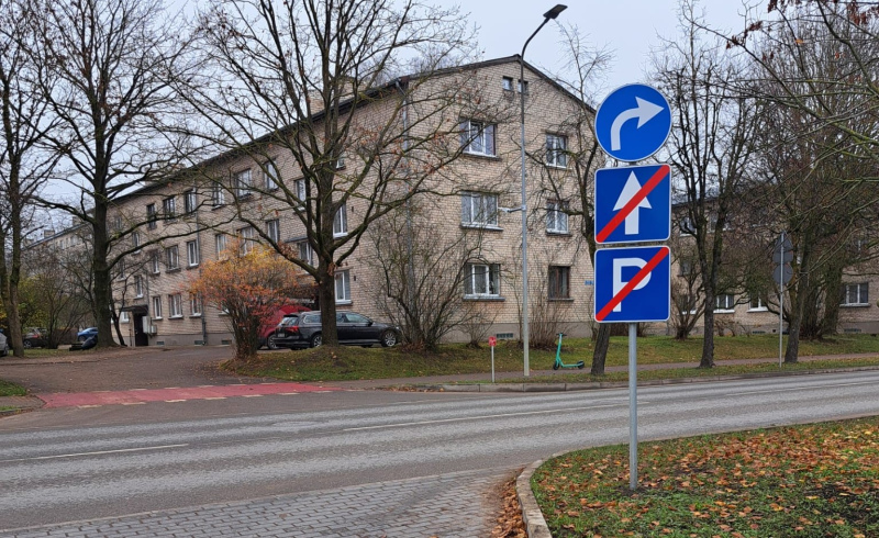 Pie bērnudārza "Pasaciņa" jauna ceļa zīme Pie bērnudārza "Pasaciņa" jauna ceļa zīme