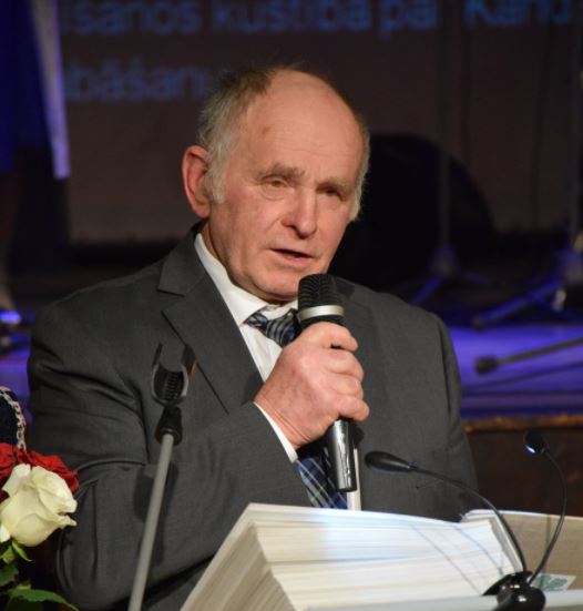 Latvijas Republikas 102. gadadienā pasniegti apbalvojumi Kandavas novadniekiem Latvijas Republikas 102. gadadienā pasniegti apbalvojumi Kandavas novadniekiem