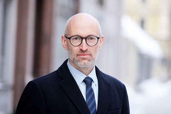 Pavļuts iztur uzticības pārbaudi; viņš turpinās vadīt veselības nozari