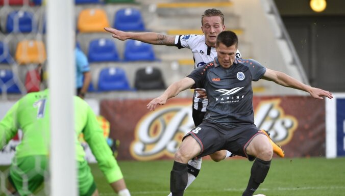 Rugina pārstāvētā "Riga FC" trešo gadu pēc kārtas kļūst par Latvijas čempioni futbolā Rugina pārstāvētā "Riga FC" trešo gadu pēc kārtas kļūst par Latvijas čempioni futbolā