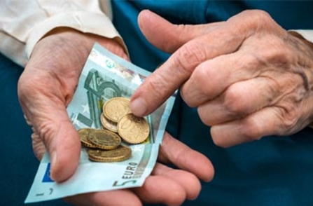 Valsts svētku dēļ pensijas un pabalstus "Latvijas pasts" piegādās agrāk