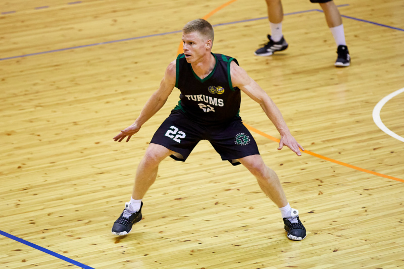 Tukuma basketbolisti piekāpjas Jelgavas komandai Tukuma basketbolisti piekāpjas Jelgavas komandai
