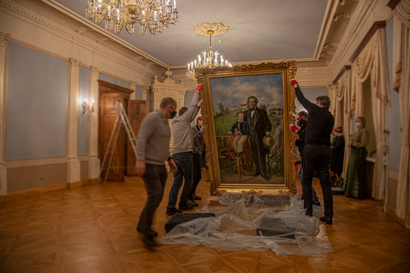 Durbes pils lielā zāle atguvusi kādreizējo krāšņumu Durbes pils lielā zāle atguvusi kādreizējo krāšņumu