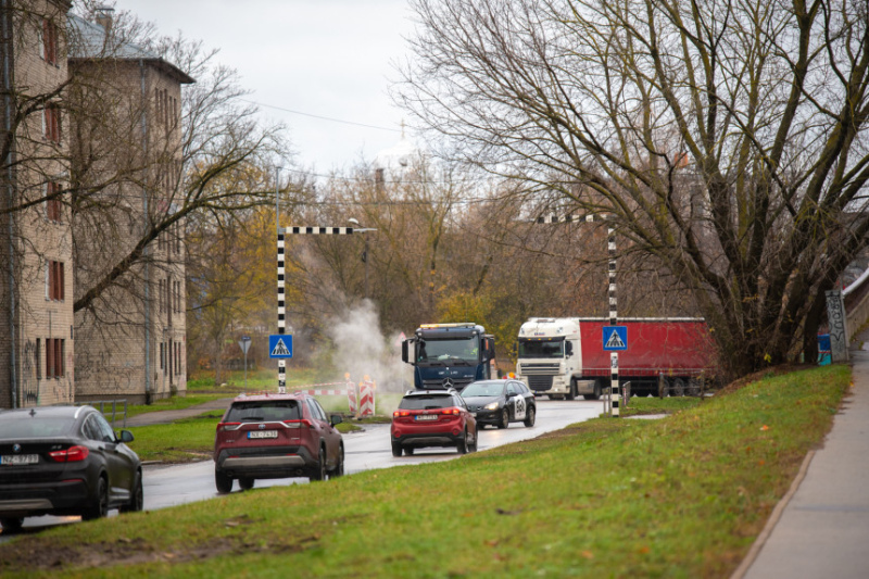 Auto nodoklim +10% klāt, lemj Saeima Auto nodoklim +10% klāt, lemj Saeima