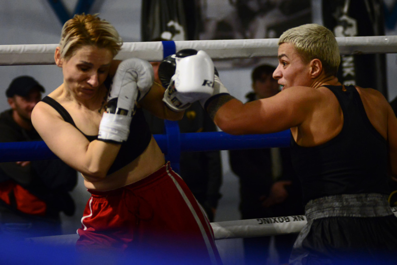 Agnese Boža atgriežas profesionālajā boksā ar uzvaru