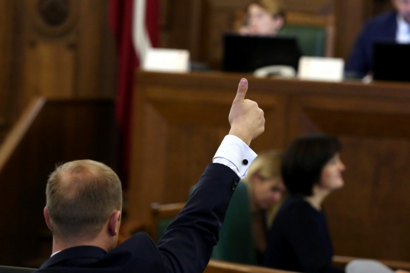 Publiskots 14. Saeimas deputātu pirmajā mēnesī nopelnītais Publiskots 14. Saeimas deputātu pirmajā mēnesī nopelnītais