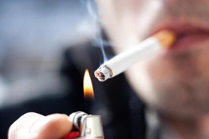 Uzsāk vākt parakstus PRET pīpēšanu pie atvērta loga daudzdzīvokļu namos Uzsāk vākt parakstus PRET pīpēšanu pie atvērta loga daudzdzīvokļu namos