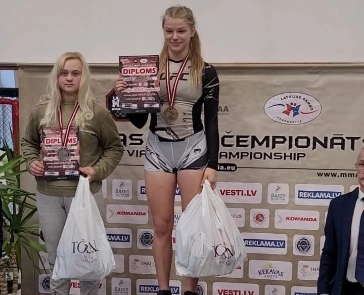Liene Zvirbule kļuvusi par Latvijas čempioni MMA