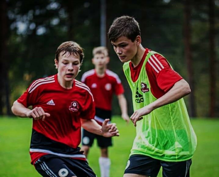 Noskaidroti labākie jaunatnes futbolā - starp viņiem tukumnieki Roberts Kukulis un Henrijs Auseklis